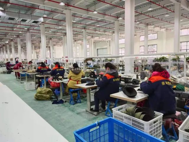 厉害了这家鞋企8条生产线满工满产年产1800万双鞋