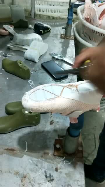 aj鞋原来是这样生产的,怪不得买那么贵