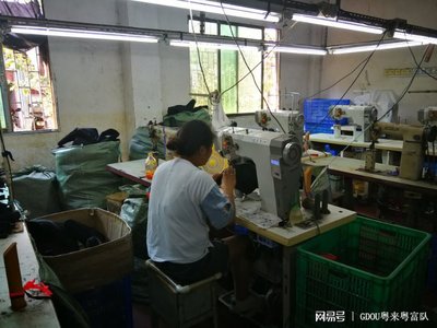 广东大学生走进扶贫车间,助力脱贫暖民心