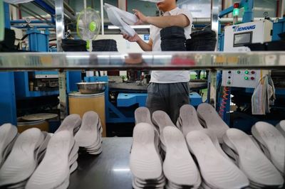 鞋厂探秘:小米2代运动鞋是怎样诞生的?